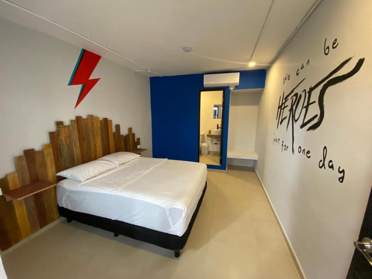 Why Not Rooftop Party Hostel Playa del Carmen Exterior foto