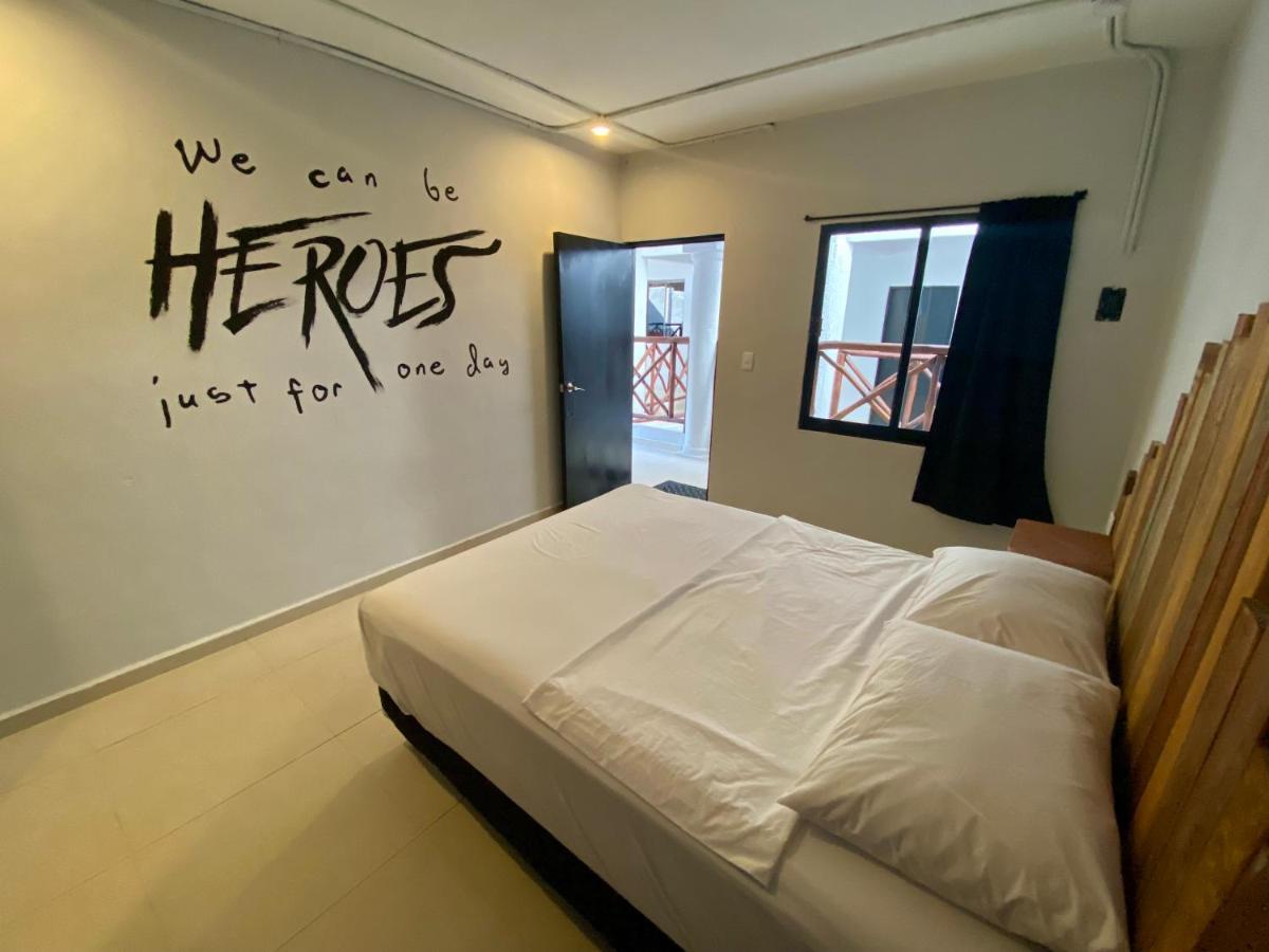 Why Not Rooftop Party Hostel Playa del Carmen Exterior foto