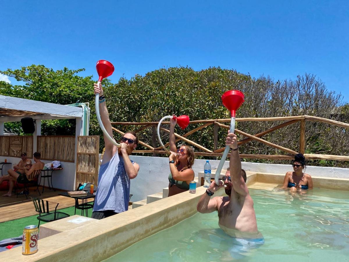 Why Not Rooftop Party Hostel Playa del Carmen Exterior foto